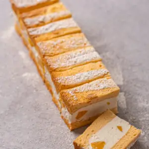 Fruit Sando דבש ואפרסק